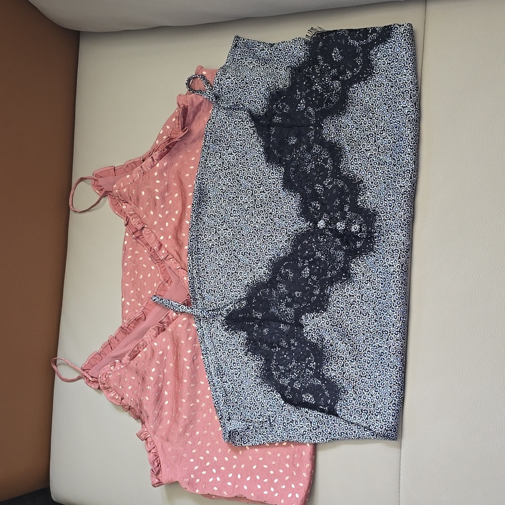 Arbercrombie& fich and Express cami top, M size, Rose gold and daysi stamp